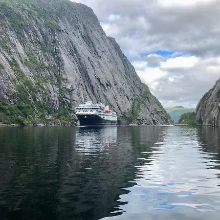 Lofoten And Vesteralen Kveldro Myrland