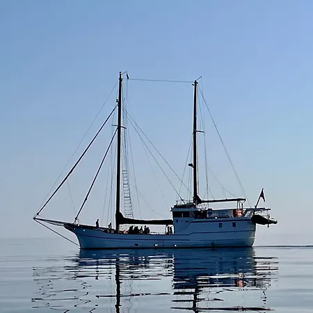 Lofoten And Vesteralen Kveldro Myrland