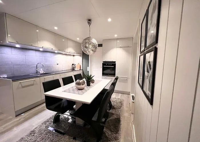 Lofoten And Vesteralen Kveldro * Myrland