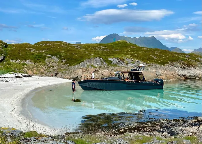 Lofoten And Vesteralen Kveldro * Myrland