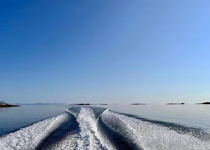 Lofoten And Vesteralen Kveldro * Myrland